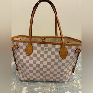 SOLD❤️❤️❤️